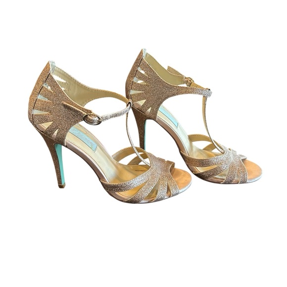 Blue by Betsey Johnson Sparkling Glitter Gold Heels 6.5 Women - Picture 3 of 6